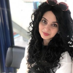 Meet your Posher, Christina